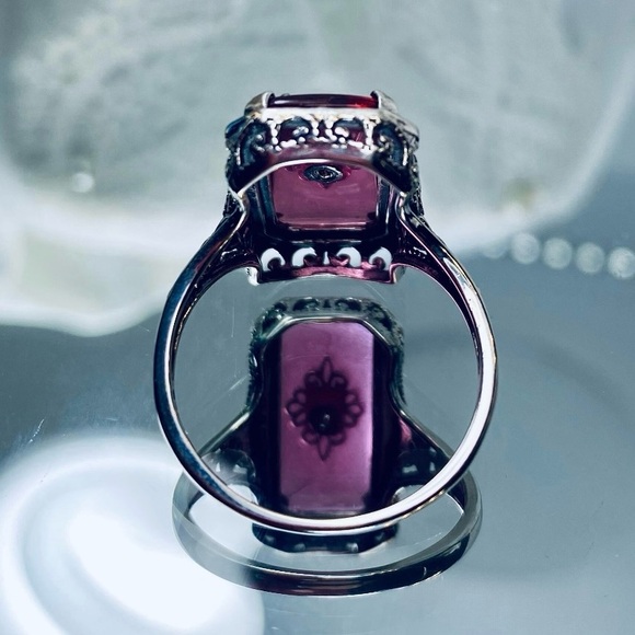 Sterling Silver Antique Style Pink Glass Ring - Picture 2 of 7